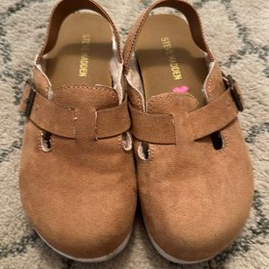 Girls Steve Madden clogs